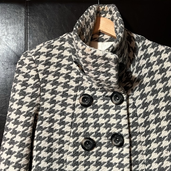 JOSEF Wool Houndstooth Pea Coat - Picture 3 of 12
